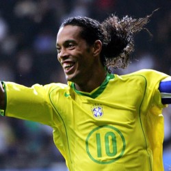 ロナウジーニョの思い出が再燃する動画