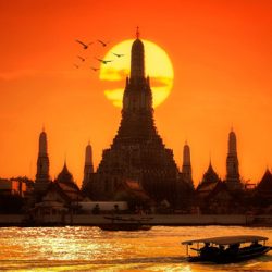 タイ「微笑みの国と微笑み返しの国が相性良いのは当然だよね！」